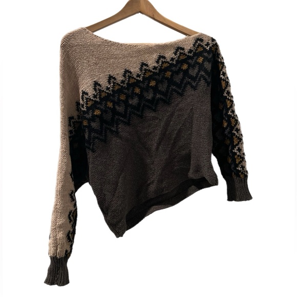 Free People Sweaters - Slightly off the shoulder freepeople sweater